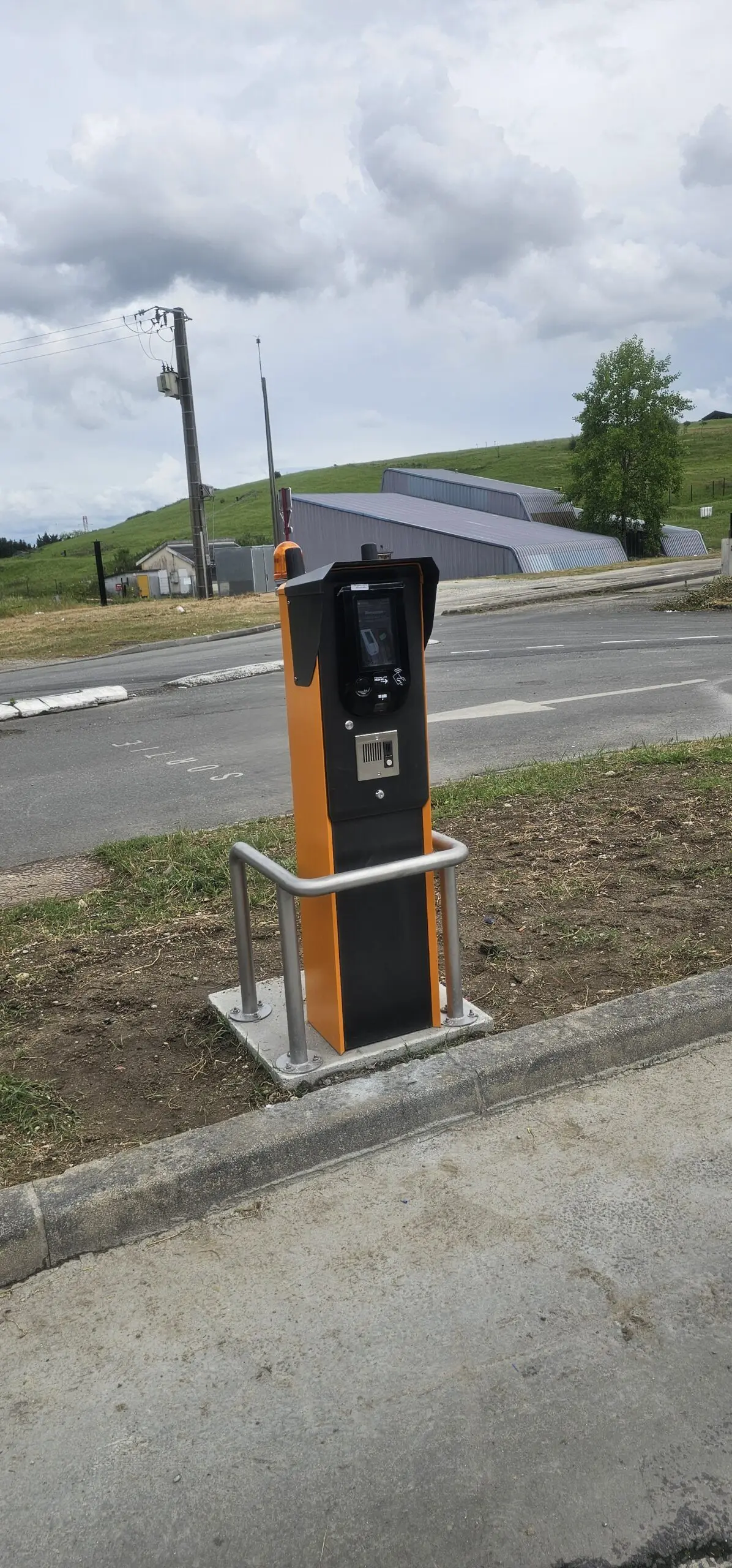 Installation d’une borne de contrôle d’accès sur site