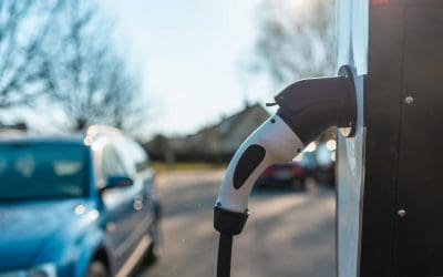 Borne de recharge et panneaux solaires: le combo gagnant ?